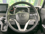 インテリアに合わせたデザインのステアリングは、運転される方のことも考え、運転しやすい形状、大きさです。是非一度、実際に触ってお確かめください。
