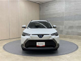 お車購入のポイントとなるフロントマスクです!シャープな目つきが印象的なデザインのヘッドランプです。