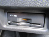 『ETC2.0』を装着しています♪♪ 有料道路での料金所の手間を省いて運転に集中できます♪♪ 車から離れる時はカードの抜き取りをお忘れなく♪♪