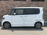 オプションになりますが、ボディーコーティングもご用意しております。新車の輝きに近づき、洗車などのお手入れも楽になりますよ。