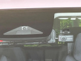 【ホンダセンシング】走行中に前方の車両等を認識し、衝突しそうな時は警報とブレーキで衝突回避と被害軽減をアシスト。より安全にドライブをお楽しみいただけます。