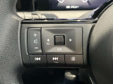 ステアリングスイッチ搭載!ハンドルひとつで手を離さなくても運転中視線をそらさなくても操作が出来て便利です♪