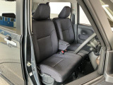 【運転席・助手席】内装ルームクリーニング済みです。しっかり綺麗にしていますので、是非、お確かめください。車に自信があるからこそ、是非一度ご来店頂き内外装も見てもらえると幸いです。