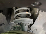 お車を安心してお乗りいただく為には、足回りの定期点検が欠かせません。サービスサポート(有償保証)では無料点検もご提供しており、安心のカーライフをお過ごしいただけるサポート体制が整っています。