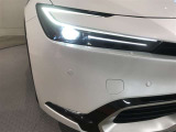 LEDヘッドライトです。デザイン性がよくとても明るいので、夜間の走行や悪天候でも安心です。しかも長寿命!