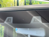 【スズキ セーフティサポート】走行中に前方の車両等を認識し、衝突しそうな時は警報とブレーキで衝突回避と被害軽減をアシスト。より安全にドライブをお楽しみいただけます。