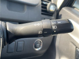 【 オートライト 】オートライトなのでライトの点け忘れを気にすることなく運転が出来ます。