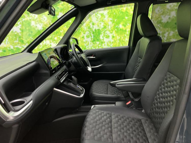 トヨタ ヴォクシー 1.8 ハイブリッド S-Z の中古車詳細 (31,100km