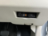 ETC車載器です。高速道路を利用する際の支払いがキャッシュレスなのでとても便利なアイテムです!