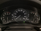 視界の整理やメーター周りの情報配置もシンプルで、運転中に余計なストレスを感じにくい点は大人向けの装飾と言えます♪