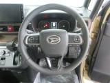 ステアリングから手を離さず、運転に集中したままオーディオ等の操作ができます。