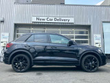 元弊社所有のT-ROC TDI 4MOTION Rライン ブラックスタイルが新入庫致しました。内外装ともに綺麗な状態でグッドコンディションな一台です。