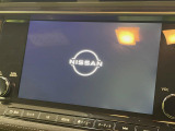 【メーカー純正ナビ】インテリアに溶け込むスタイリッシュな「専用設計」メーカーナビを装備♪視認性や操作性など基本性能にも優れ、より上質なカーライフをお楽しみいただけます。