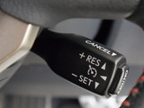 【オートクルーズコントロール】搭載。アクセル操作なしでも車が自動でスピードを保ってくれる機能です長距離の高速は楽々です