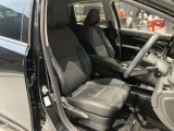 運転席まわりです。運転席からの視界が左右に広く隅々まではっきりと見渡せます!クルマの前端も把握しやすく安心して運転できます!