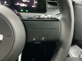 【ステアリングスイッチ】運転中に前方から目線をそらすことなくオーディオ等の操作が可能な便利機能!安心&快適なドライブを演出してくれます。