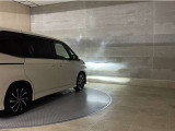 LEDヘッドランプです。十分な明るさを保ちつつも消費電力が少なく、バルブ寿命も長いのが特徴です。瞬時にMAXの光量を発揮するのもLEDならではです。