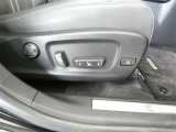 運転席電動シートは、シートポジションを細かく調整できるので長時間の運転もリラックスできますね。