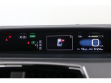 ■スピードメーター■走行距離、燃料消費量、平均速度、現在の燃料消費率など、色々表示するオンボードコンピュータ。