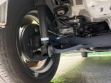 お車を安心してお乗りいただく為には、足回りの定期点検が欠かせません。サービスサポート(有償保証)では無料点検もご提供しており、安心のカーライフをお過ごしいただけるサポート体制が整っています。