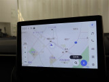 純正ナビを装備。タッチパネル式で使いやすく、お出かけもラクラクです。