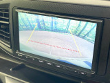 【バックカメラ】駐車時に後方がリアルタイム映像で確認できます。大型商業施設や立体駐車場での駐車時や、夜間のバック時に大活躍!運転スキルに関わらず、今や必須となった装備のひとつです!