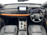 アウトランダー PHEV 2.4 P 4WD 本革シート