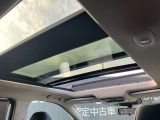 開放感溢れるサンルーフです。オープンとガラスルーフと気分で使い分け出来ます♪