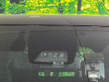 【トヨタセーフティセンス】走行中に前方の車両等を認識し、衝突しそうな時は警報とブレーキで衝突回避と被害軽減をアシスト。より安全にドライブをお楽しみいただけます。