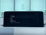 【Bluetooth】ナビゲーションと携帯電話/スマートフォンをBluetooth接続することができます。接続するとハンズフリーで使用することができるので、とても便利です。