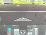 【インテリジェントエマージェンシーブレーキ】フロントカメラで前方の車両や歩行者を検知。衝突しそうな時は衝突被害軽減ブレーキが作動、衝突回避をサポート。より安全にドライブをお楽しみいただけます。
