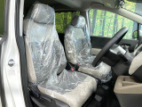 運転席シート廻りは使用感も少なく、良好な状態となっています。前オーナー様が丁寧に使っていたことがよくわかりますね。