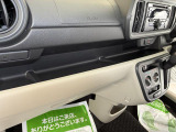 よく使うものが手を伸ばせばすぐ届く。機能的で充実した収納。