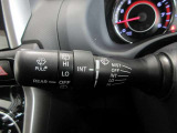 ステアリングスイッチは前方から目を離すことなく操作することが可能。わき見運転の防止に。