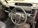 展示車両、並びに展示場の清掃を心掛けております。お車もご納車前にしっかり洗車して、清潔感が感じられる状態でお渡し致します。