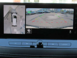 車の真上から見下ろしたような360度視界の良い『アラウンドビューモニター』です♪♪ 苦手な狭い駐車場、暗い所でも確認ができてとっても安心です♪♪