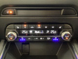 暑い夏の時期にとっても快適なシートベンチレーションを装備!シート内部に取り付けられたファンでシートの表面を換気して、涼しくしてくれます。