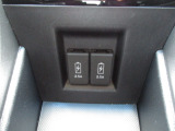 充電用USBジャックが装備されています。