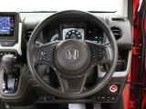 【運転席まわり】Honda独自の設計思想に基づき、自然に手を伸ばした先に操作したいものがあるようレイアウトを追求 !