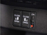 ◆バックカメラ◆リバースにするだけで映ります、後方の安全確認や、狭い駐車場での車庫入れ、雨の日や夜間など視界の悪い時に便利です!安全にバックする為には欠かせない装備です。