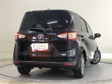 バックカメラが付いているので後方確認が非常にしやすいです。今や運転初心者も熟練者も必須装備!ついていて損はないですね♪