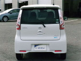 明るく広々、落ち着いた店内では、中古車のご検討・ご購入のほか、携帯電話(au)の購入等、様々なご相談に幅広く応えていきます♪