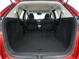 2列目シートを倒すことで、大変広いラゲッジスペースとなります。大きな荷物を積んだりと様々な用途にご利用いただけます。