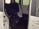★チップアップ&ダイブダウン機能付き【ULTR SEAT】は後席座面を左右分割で跳ね上げることができます☆トランクで積載できない背の高い荷物をラクラク収納できます。ホンダ車ならではの人気装備です♪