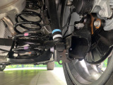 お車を安心してお乗りいただく為には、足回りの定期点検が欠かせません。サービスサポート(有償保証)では無料点検もご提供しており、安心のカーライフをお過ごしいただけるサポート体制が整っています。