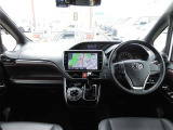 【運転席・インパネまわり】 ハンドル・シート・フロアーなど隅々までプロによるクリーニング済み☆彡キレイな車内でドライブが一層快適にお楽しみいただけます。!!