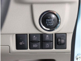 プッシュスタート、アイドリングストップ、オートハイビーム、運転席シートヒーター、横滑り防止装置が付いています。