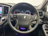【純正革巻きステアリング】上質な革を使用することで、手にしっかり馴染みとても運転しやすいハンドルです♪