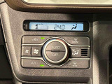 車内空調は&rdquo;AUTOエアコン&rdquo;にお任せ。運転に集中出来ますよ!