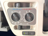 寒い冬も暑い夏も全席に快適な空調を届けてくれる、ダイヤル式エアコンを装備♪
